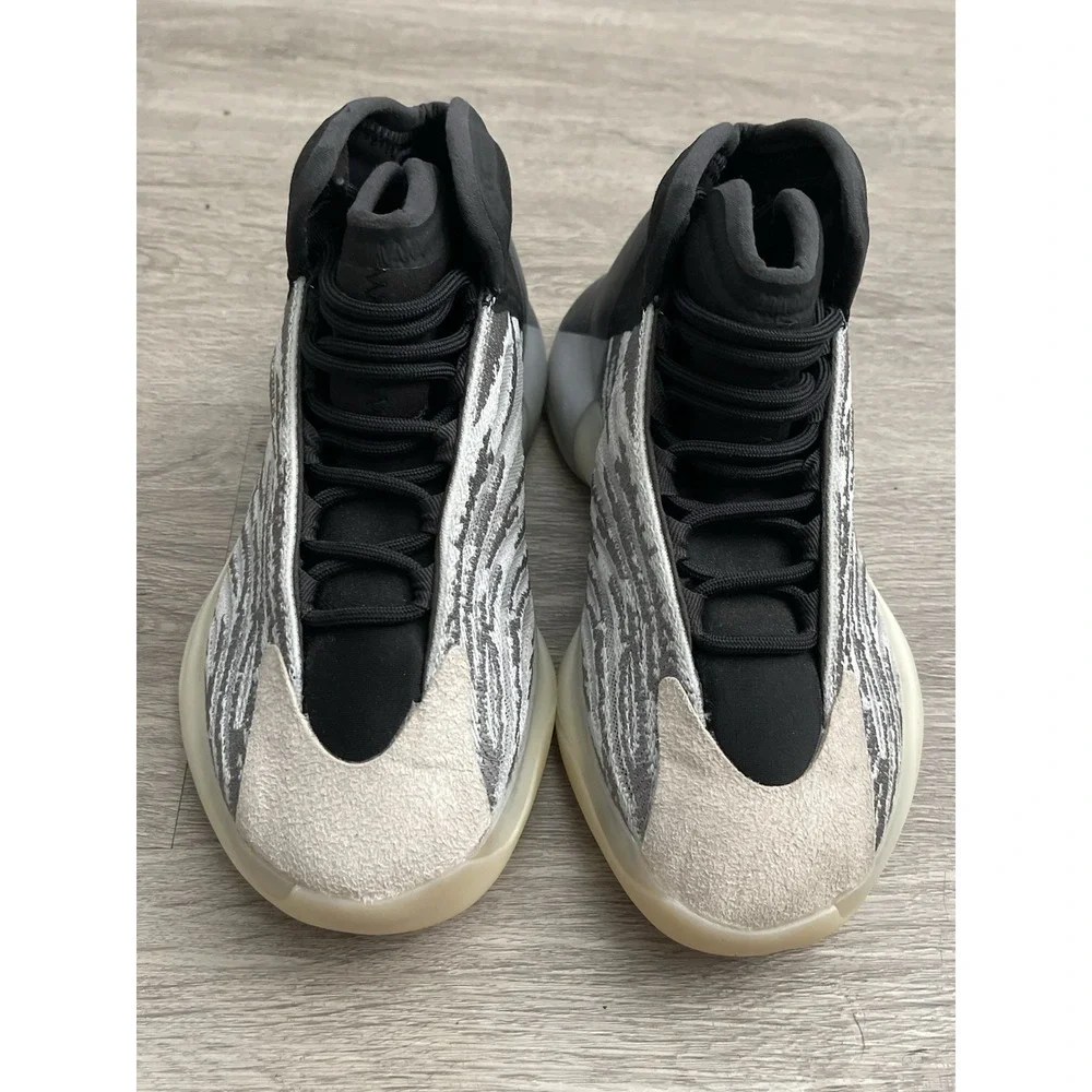 Size 5- Adidas Yeezy Quantum Q46473